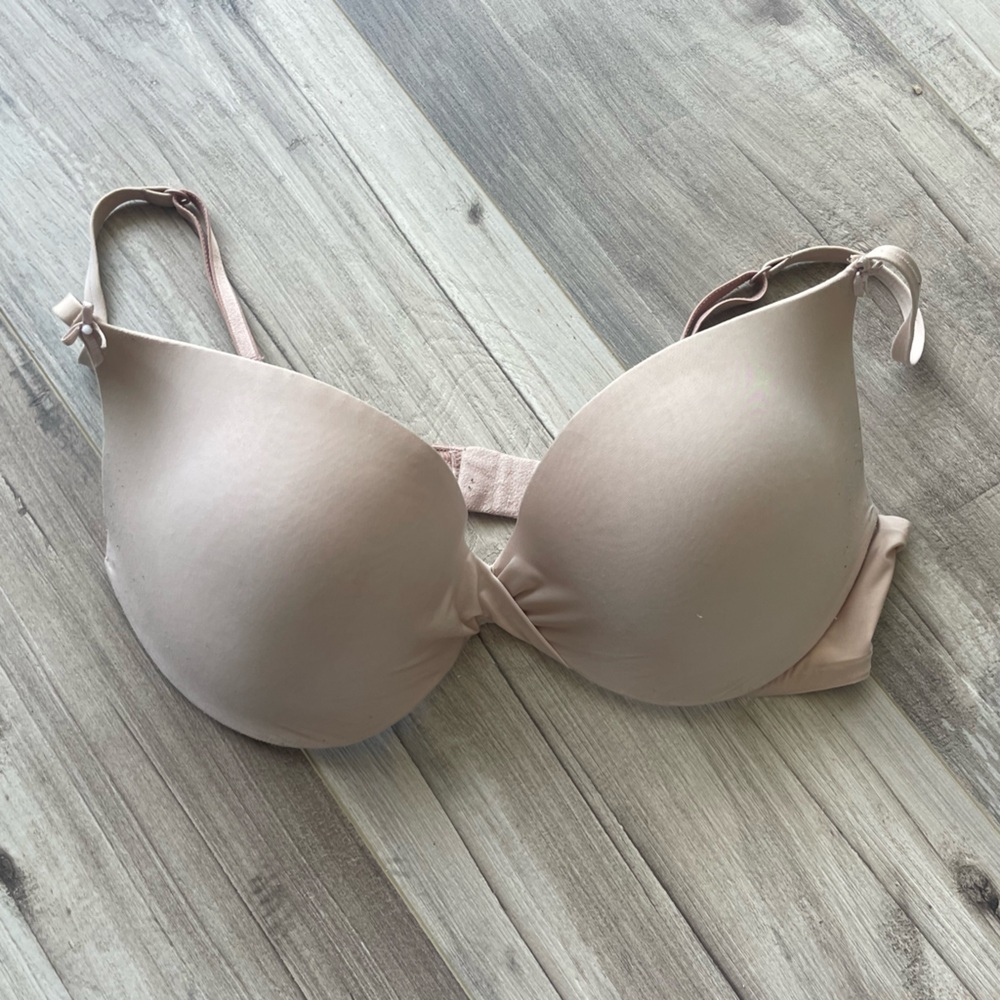 Victoria’s Secret Nude Bra